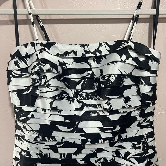 WHBM Black and White Floral Shutter Pleat Spaghetti Strap Cocktail Dress - Picture 2 of 6